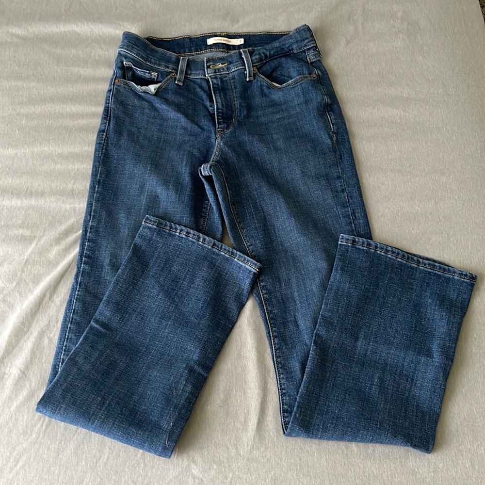 Womens Levi jeans